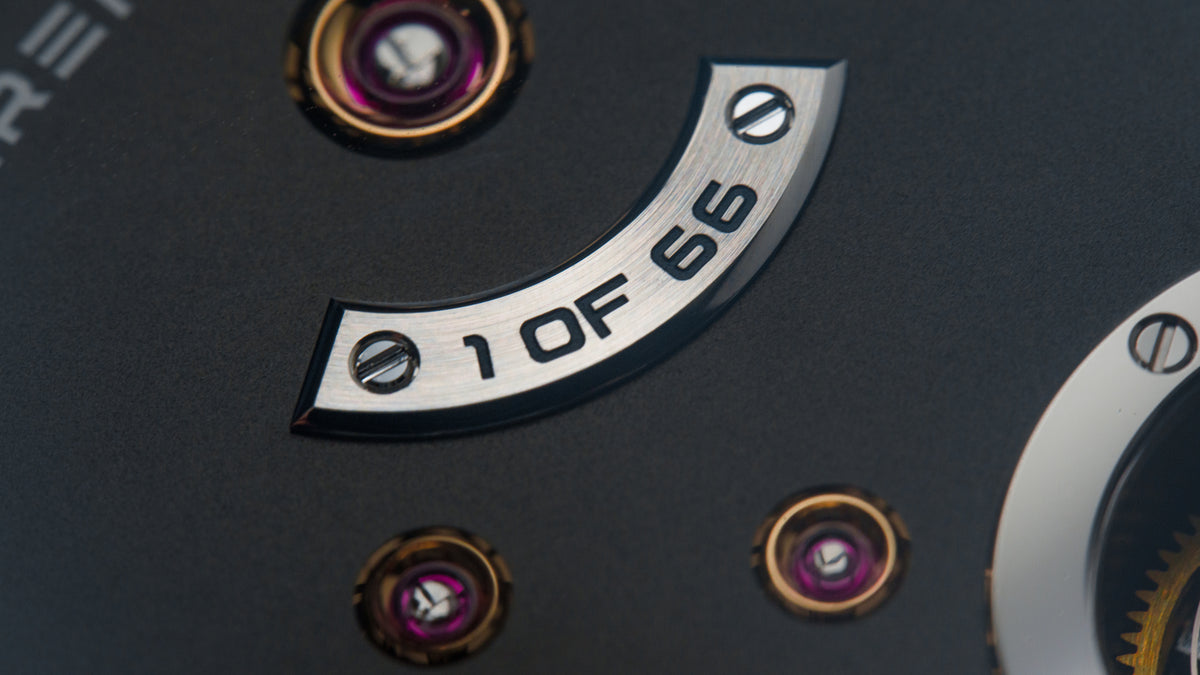 Double Balancier Convexe, Titanium