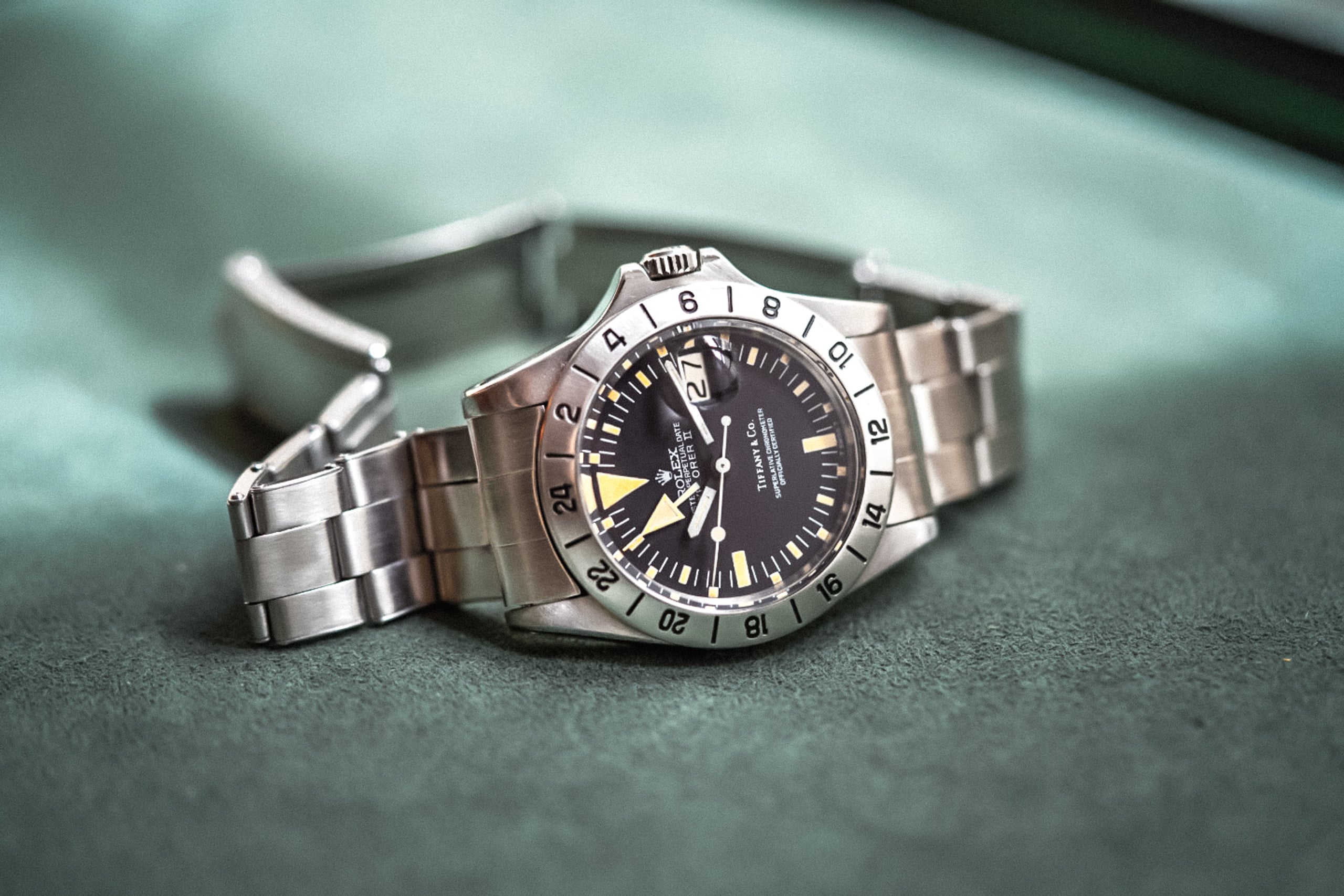 Rolex-1655-Explorer-II-Tiffany-Albino