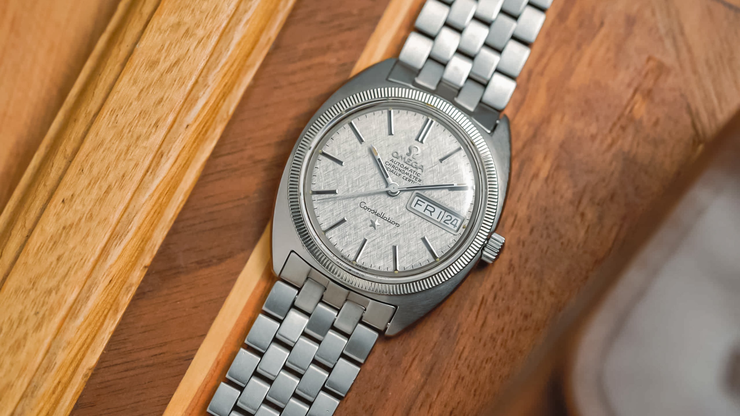 168.019 Linen Dial Omega Constellation Day-Date – Hairspring