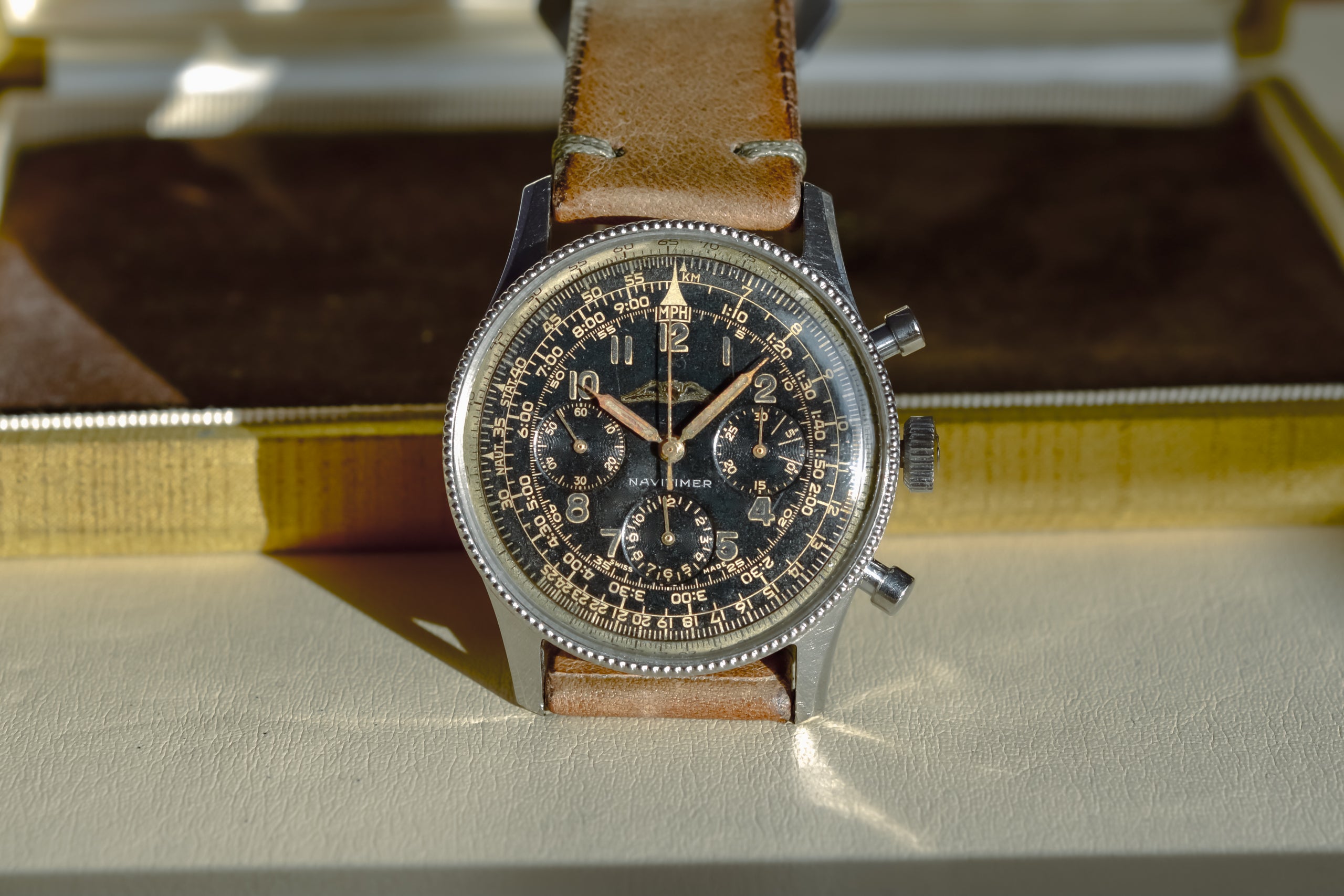 ラクビ Valjoux 72 'AOPA' 806 Breitling Navitimer – Hairspring