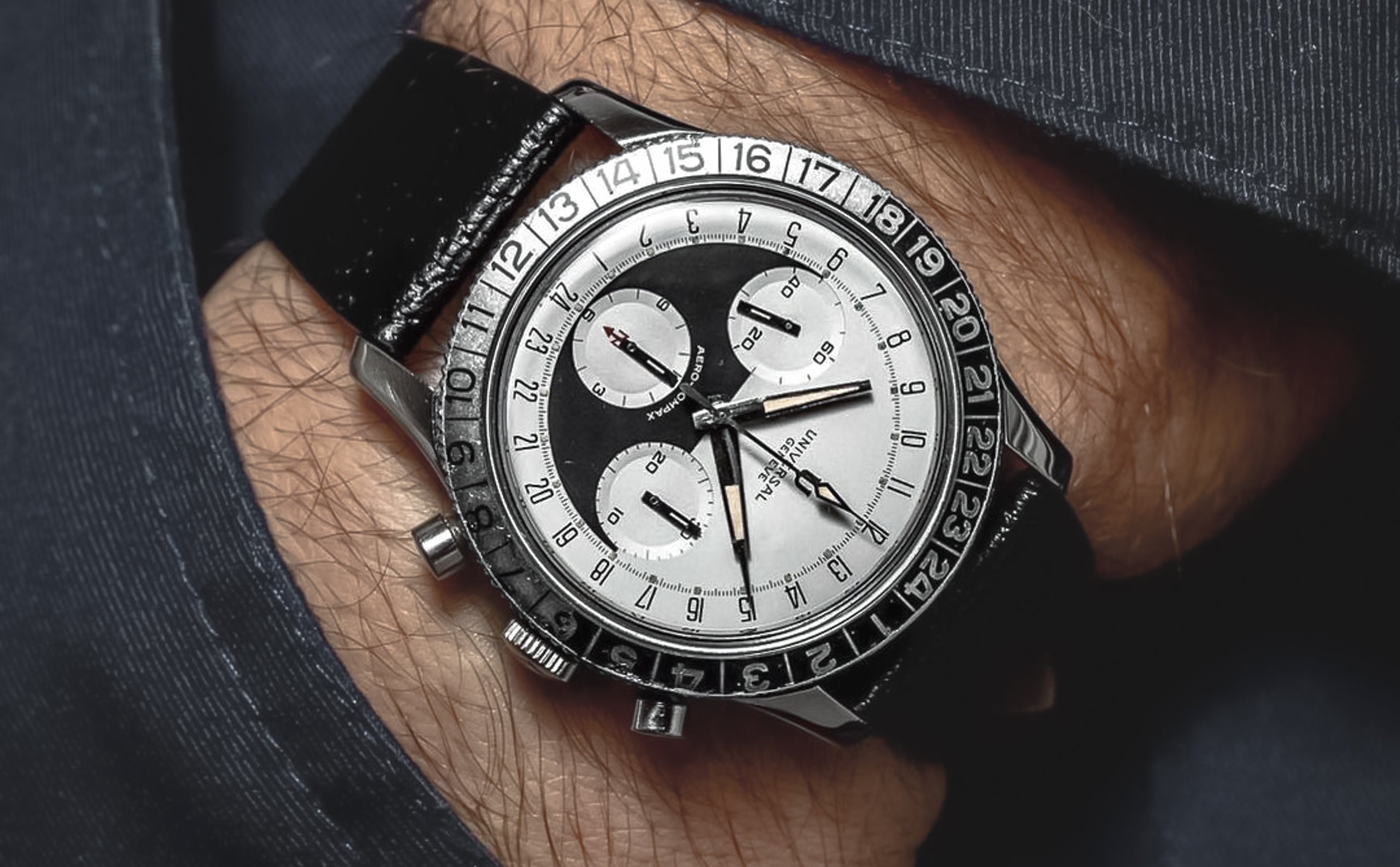 Batman' 890101/01 Universal Genève Aero-Compax – Hairspring