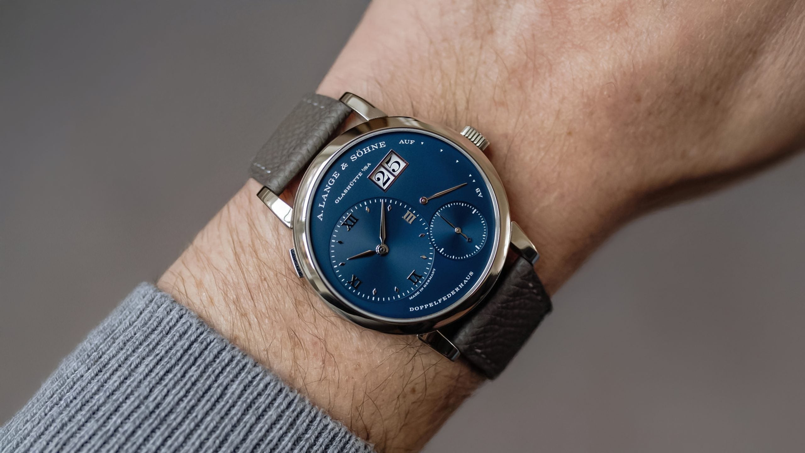 191.028-A-Lange-&-Söhne-Lange-1-Blue-Dial