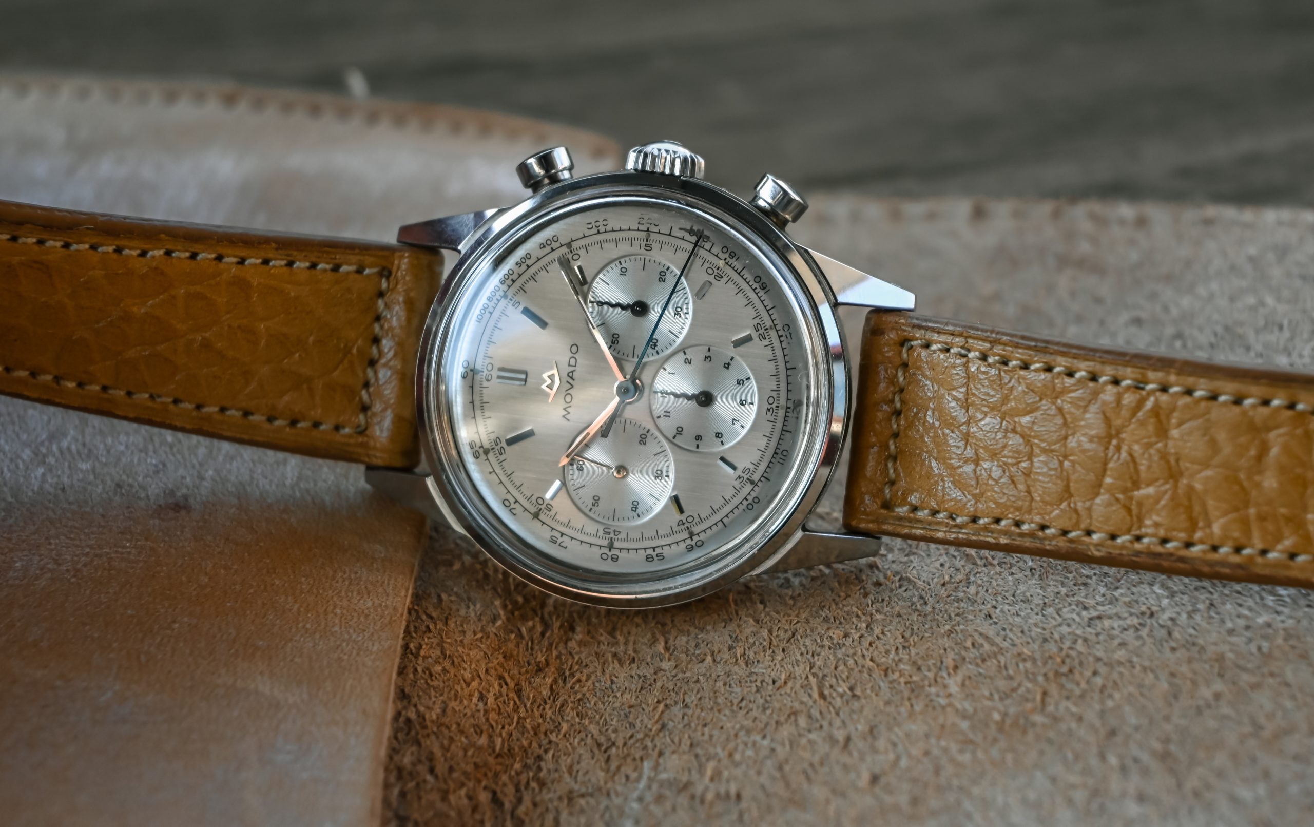 シルベーヌ Brushed Dial Movado M95 Sub Sea – Hairspring