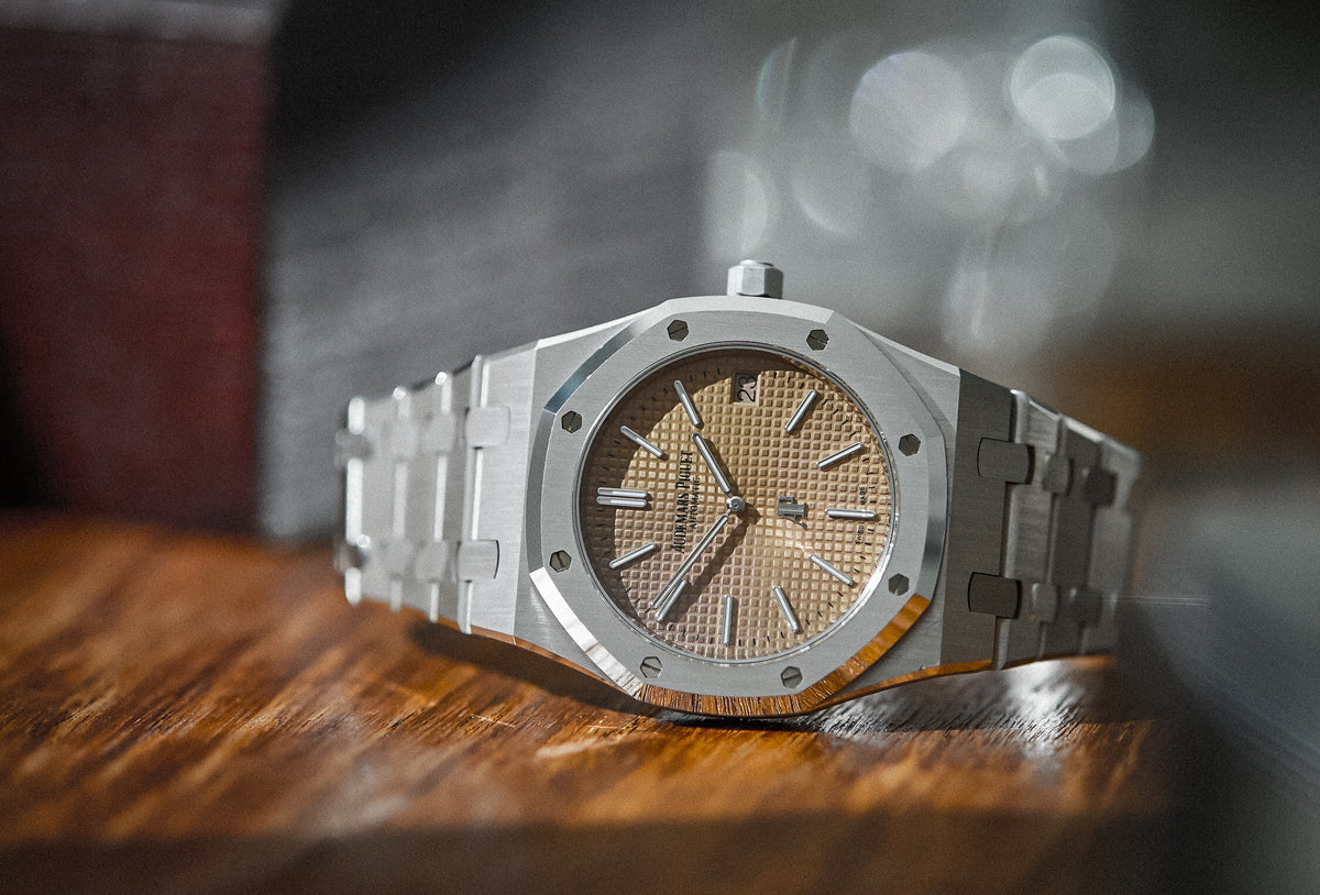 Audemars-Piguet-Royal-Oak-Extra-Thin-Salmon-Jumbo-15202BC.OO.1240BC.01