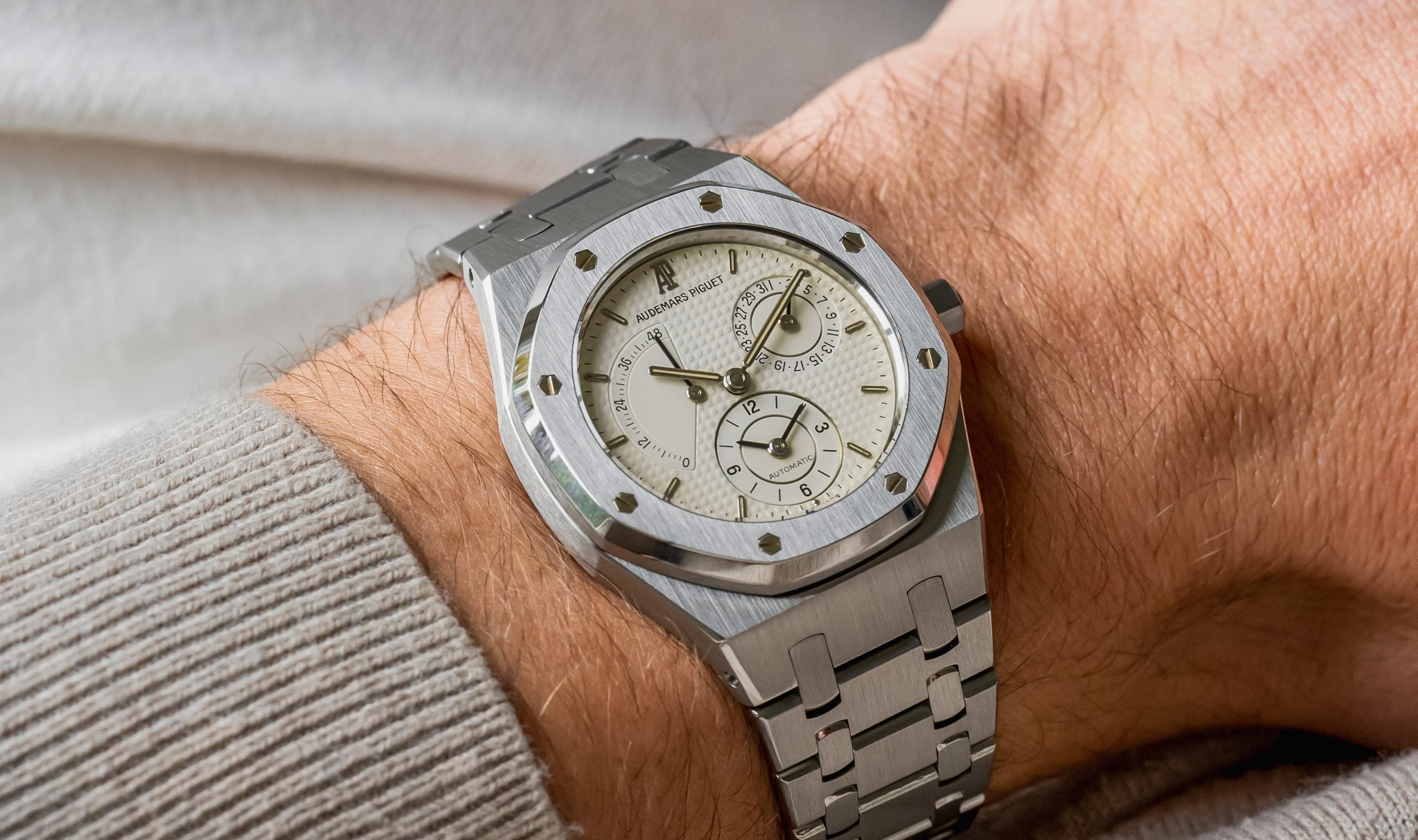 25730ST Audemars Piguet Royal Oak Dual Time – Hairspring