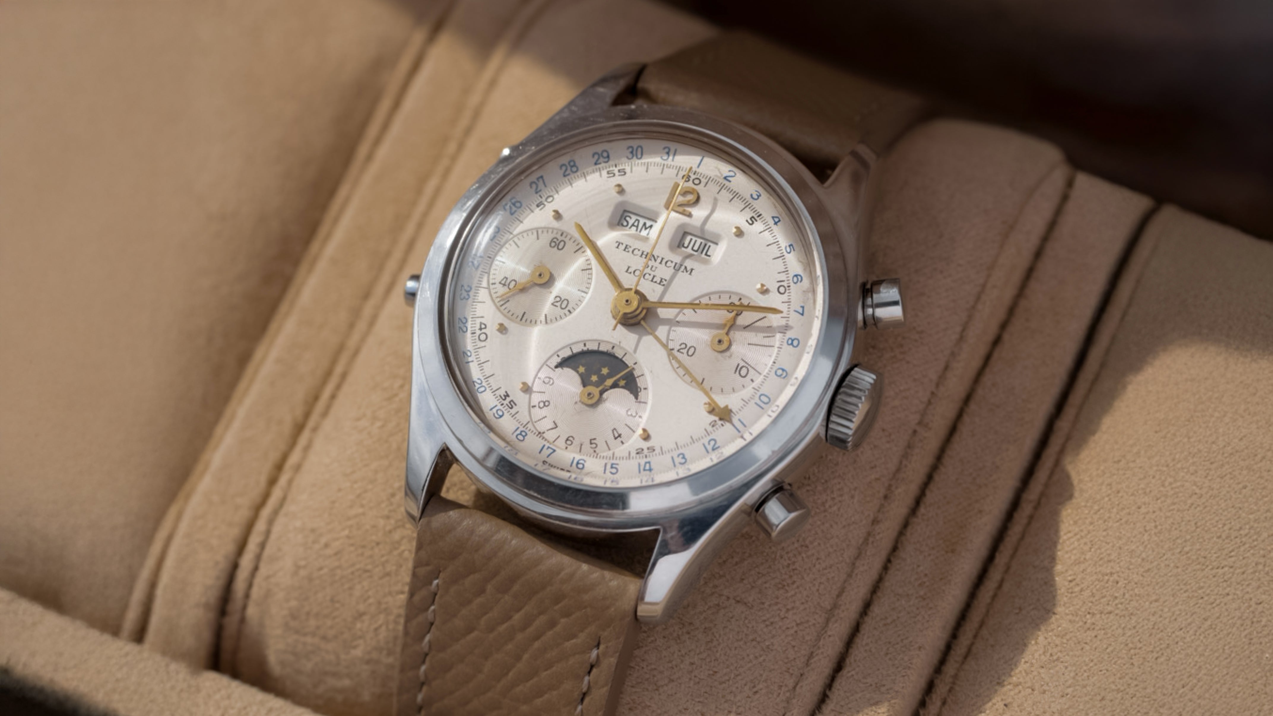 Cartier アナログ時計 ゴールド/ブラウン 贅沢なゴールドウォッチをCartierから！ジュエリーのように身に