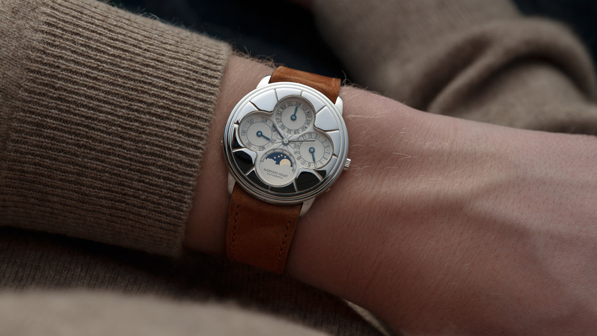 25681PT, 'Clover' Perpetual Calendar, Platinum