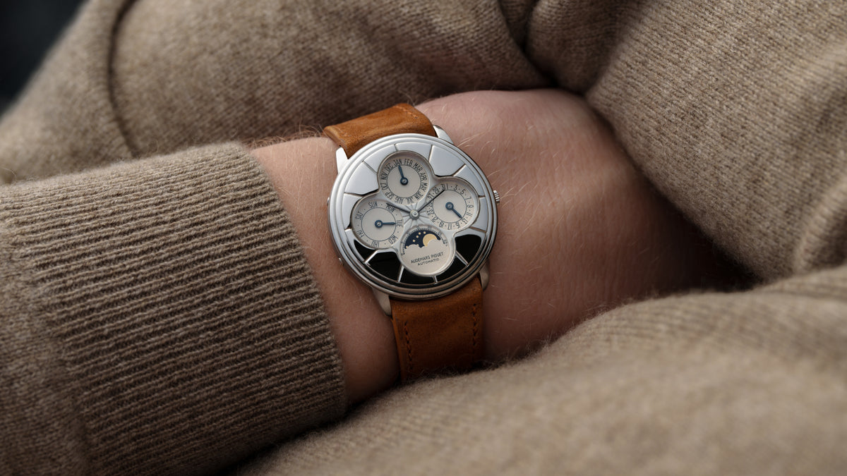 25681PT, 'Clover' Perpetual Calendar, Platinum