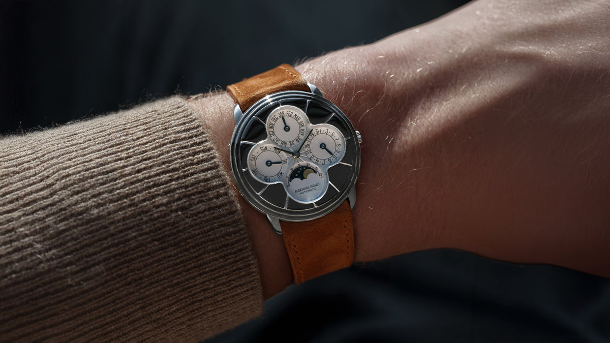 25681PT, 'Clover' Perpetual Calendar, Platinum
