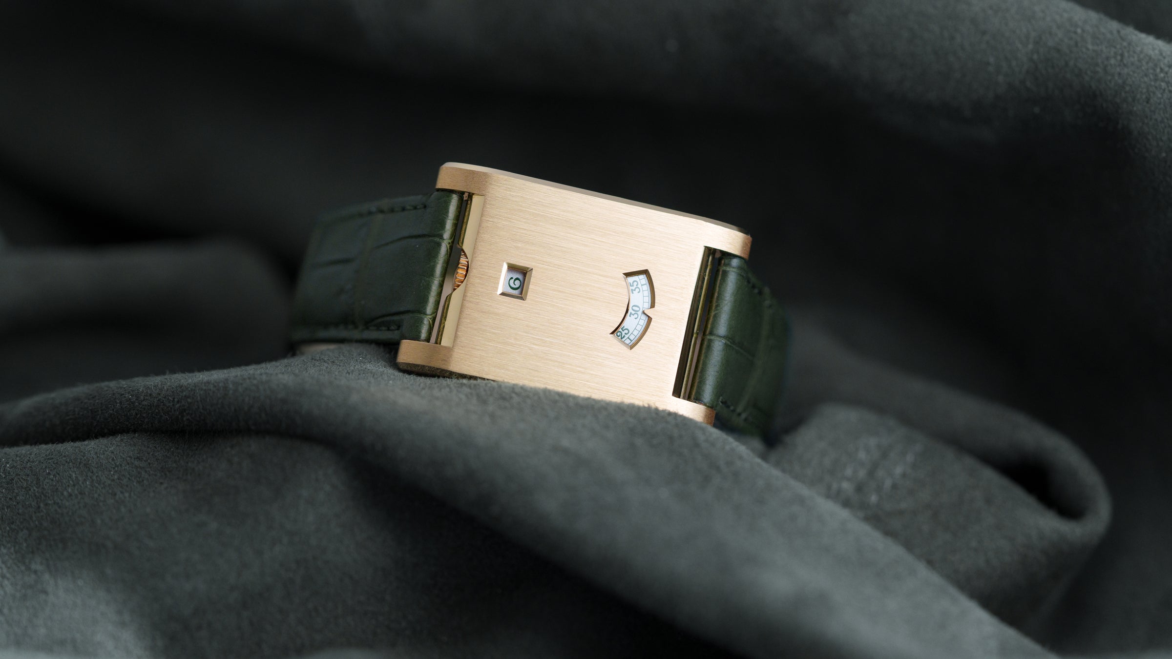 Tank À Guichets, Privé, Yellow Gold