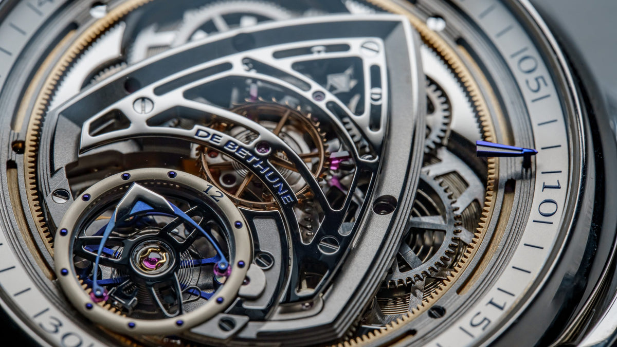 De-Bethune-Kind-Of-Two-GMT