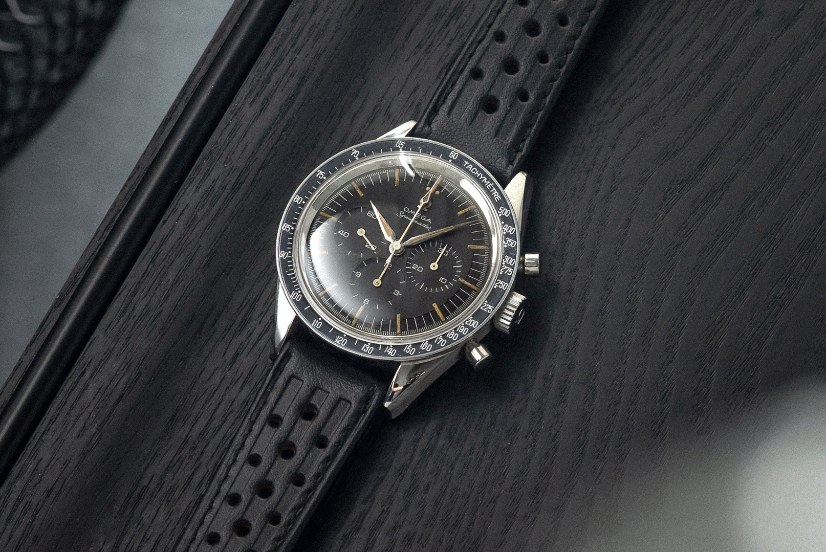 Omega-Speedmaster-Straight-Lug-2998-5