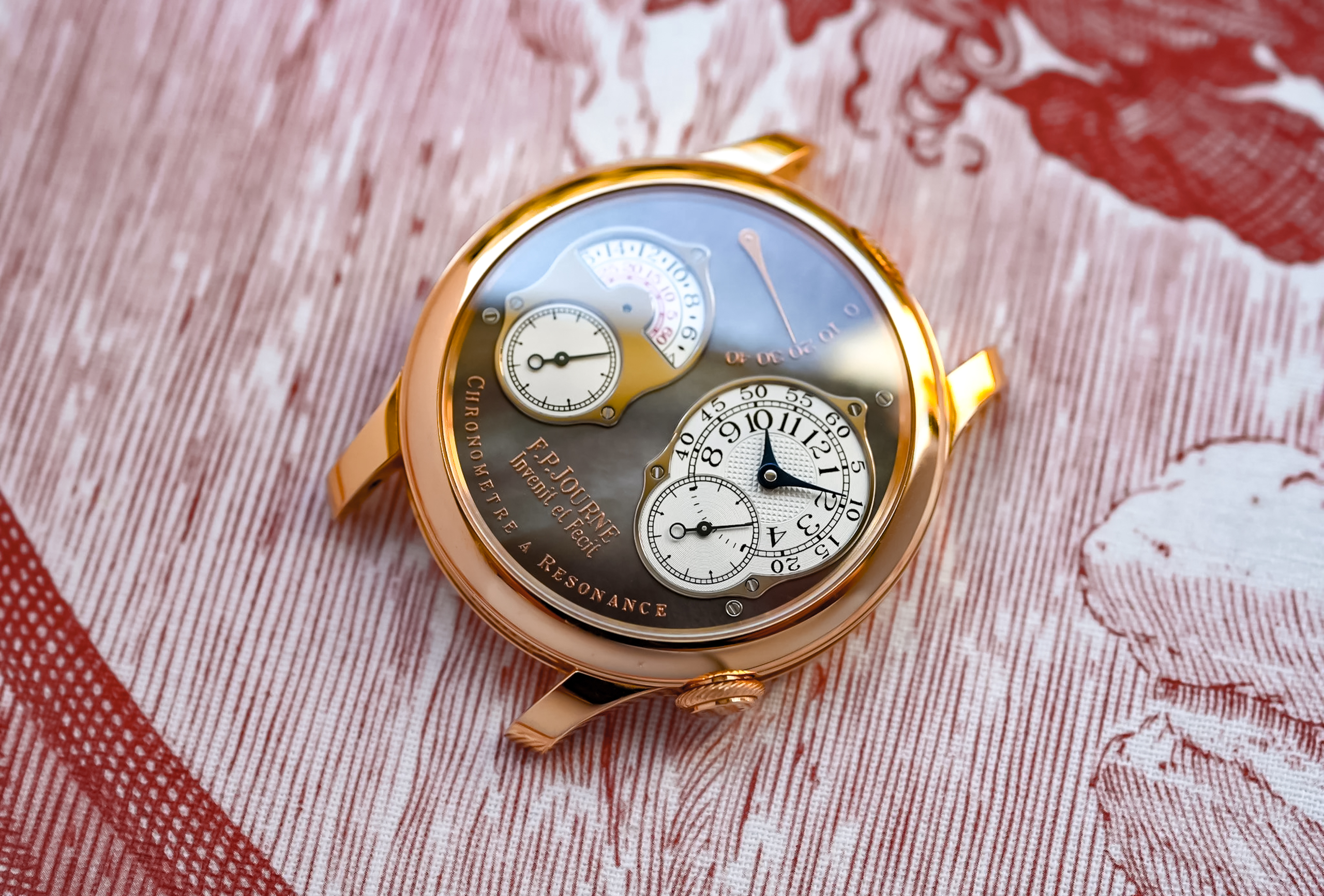 Mother-of-pearl-FP-Journe-Resonance