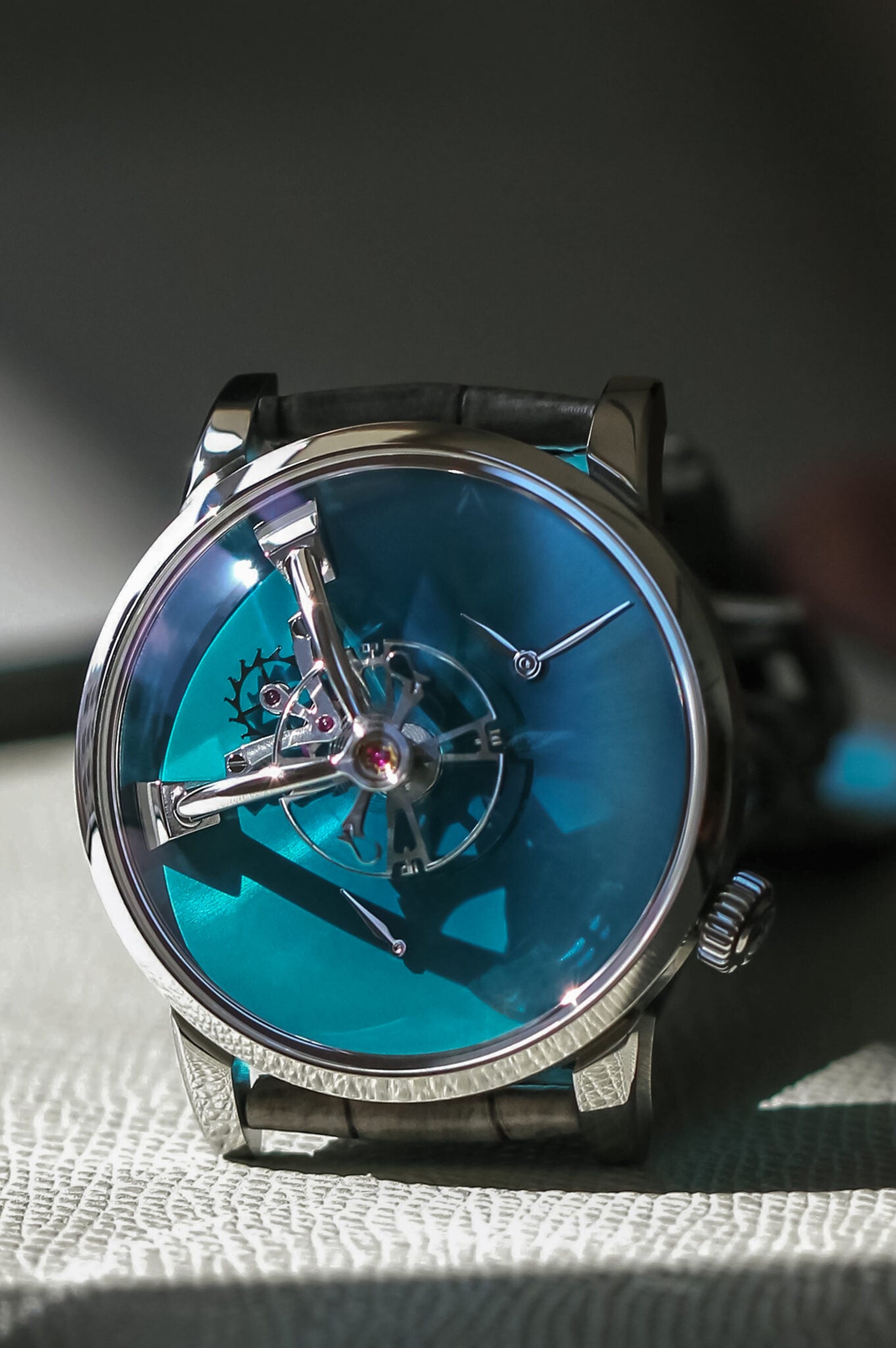 MB&F-x-Moser-LM101-Aqua-Blue-Fumé