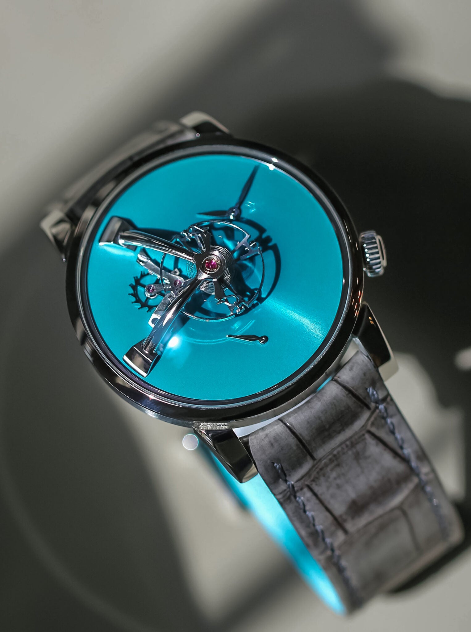 MB&F-x-Moser-LM101-Aqua-Blue-Fumé