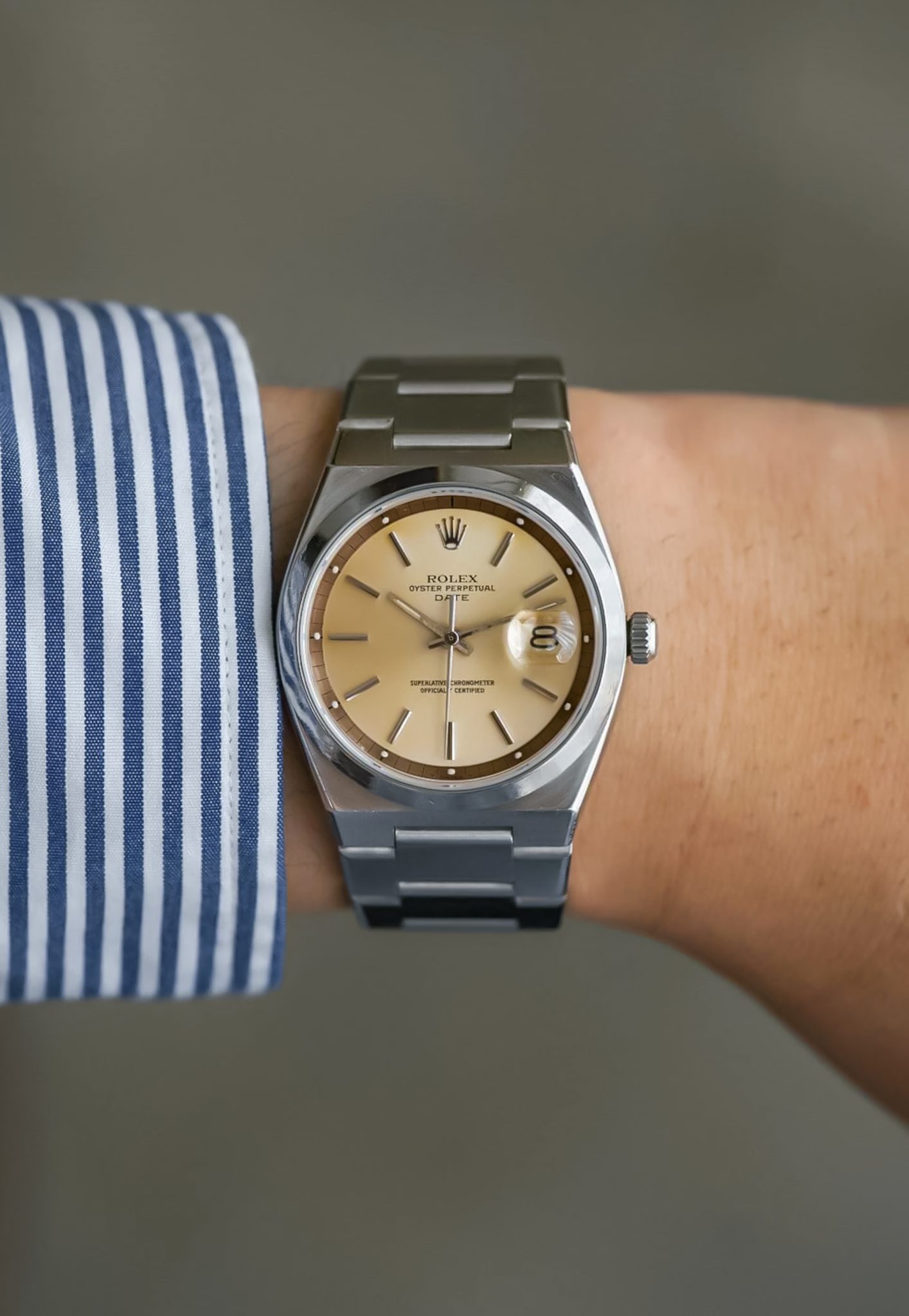 1530-Rolex-Oyster-Perpetual-Date