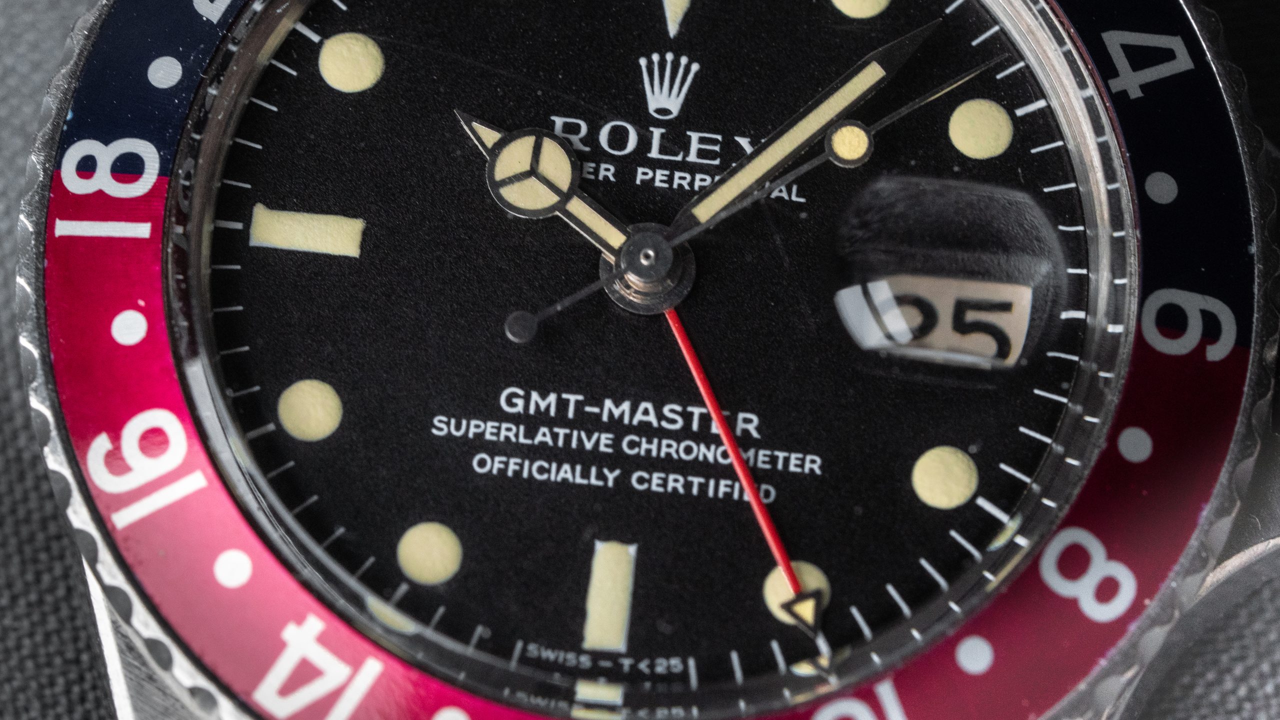 Rolex-1675-Fuchsia-GMT-Master