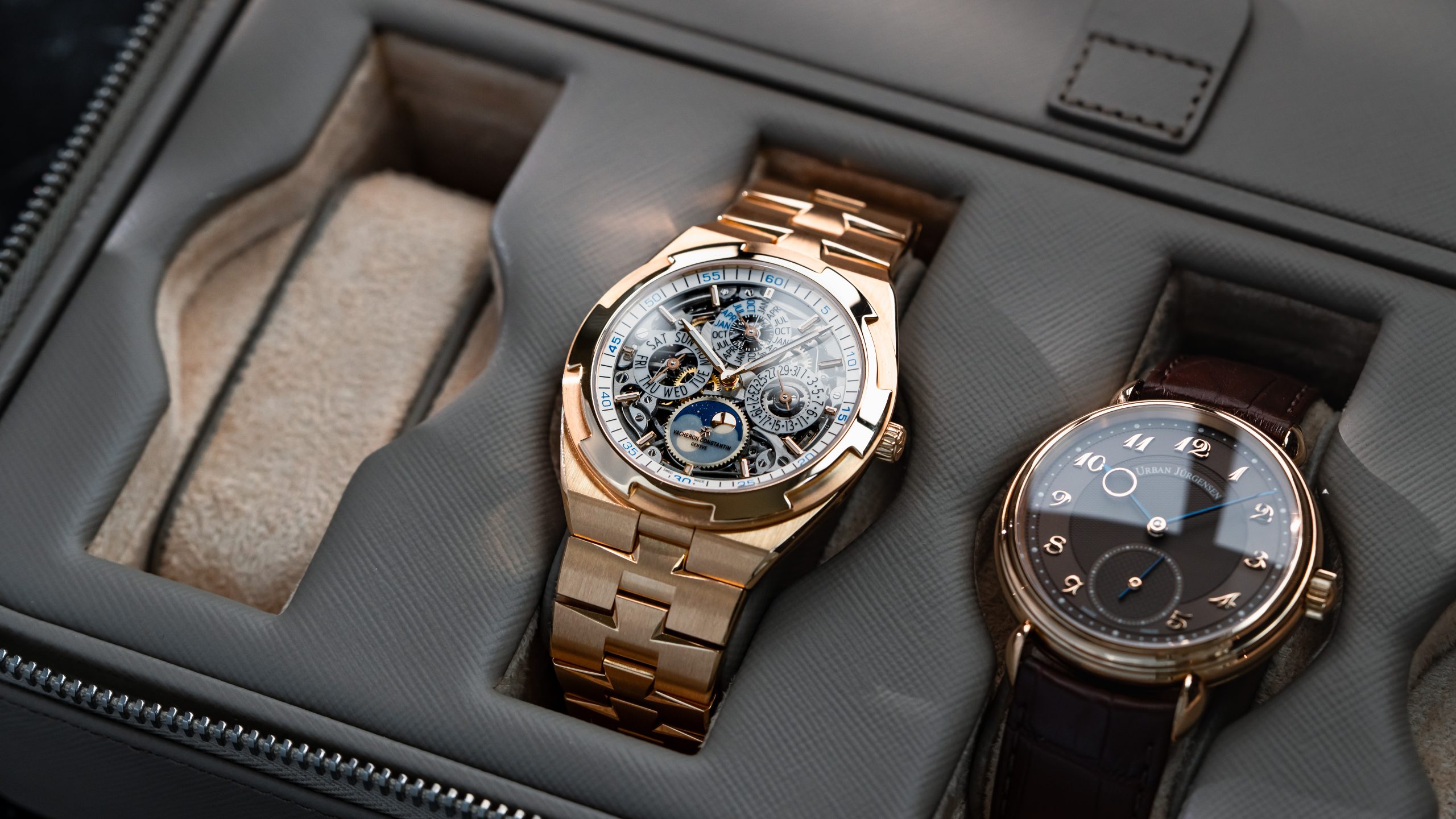 Vacheron-Constantin-Overseas-Ultra-Thin-Perpetual-Calendar-Skeleton-4300V-120R-B547