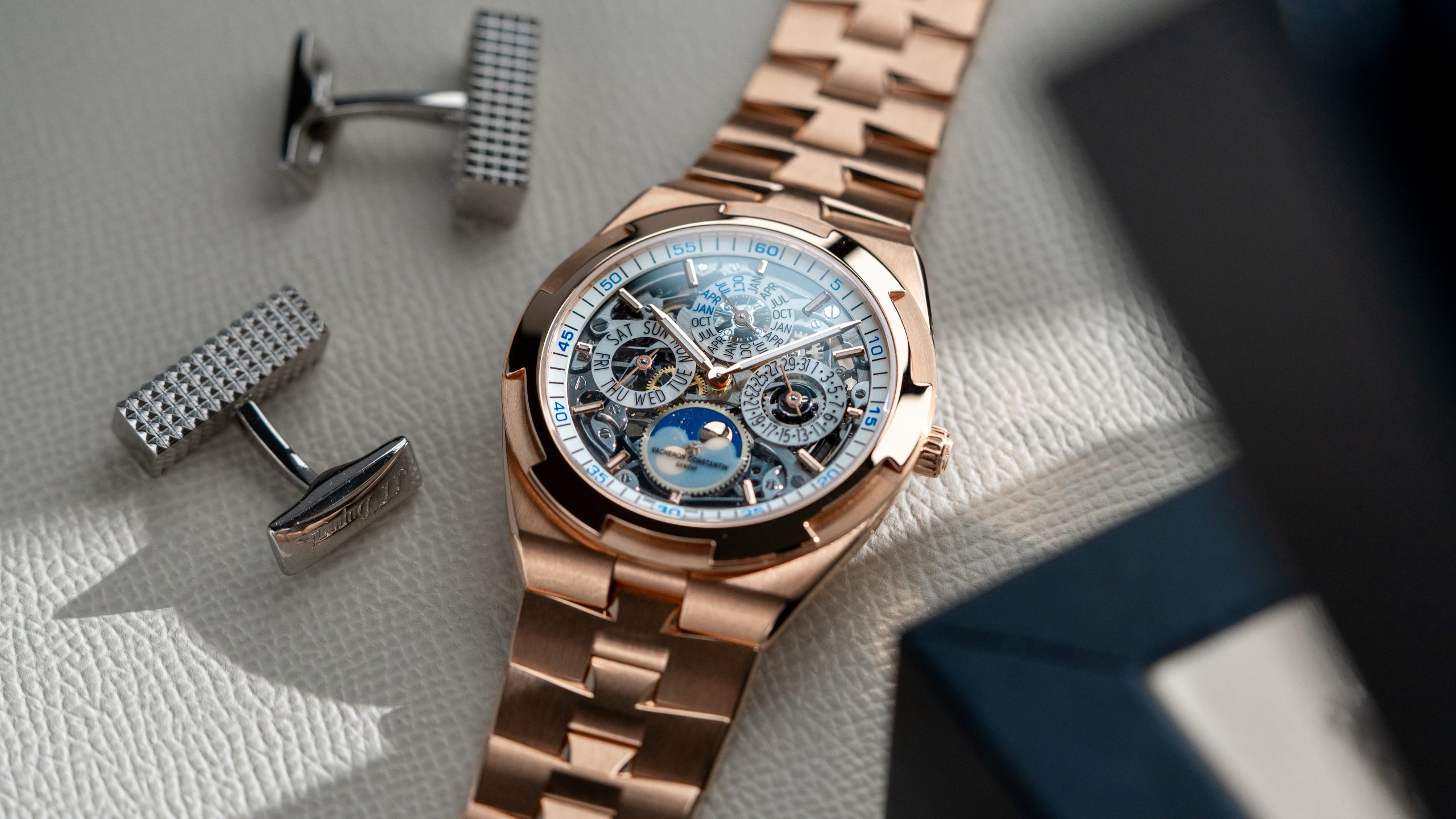 Vacheron-Constantin-Overseas-Ultra-Thin-Perpetual-Calendar-Skeleton-4300V-120R-B547