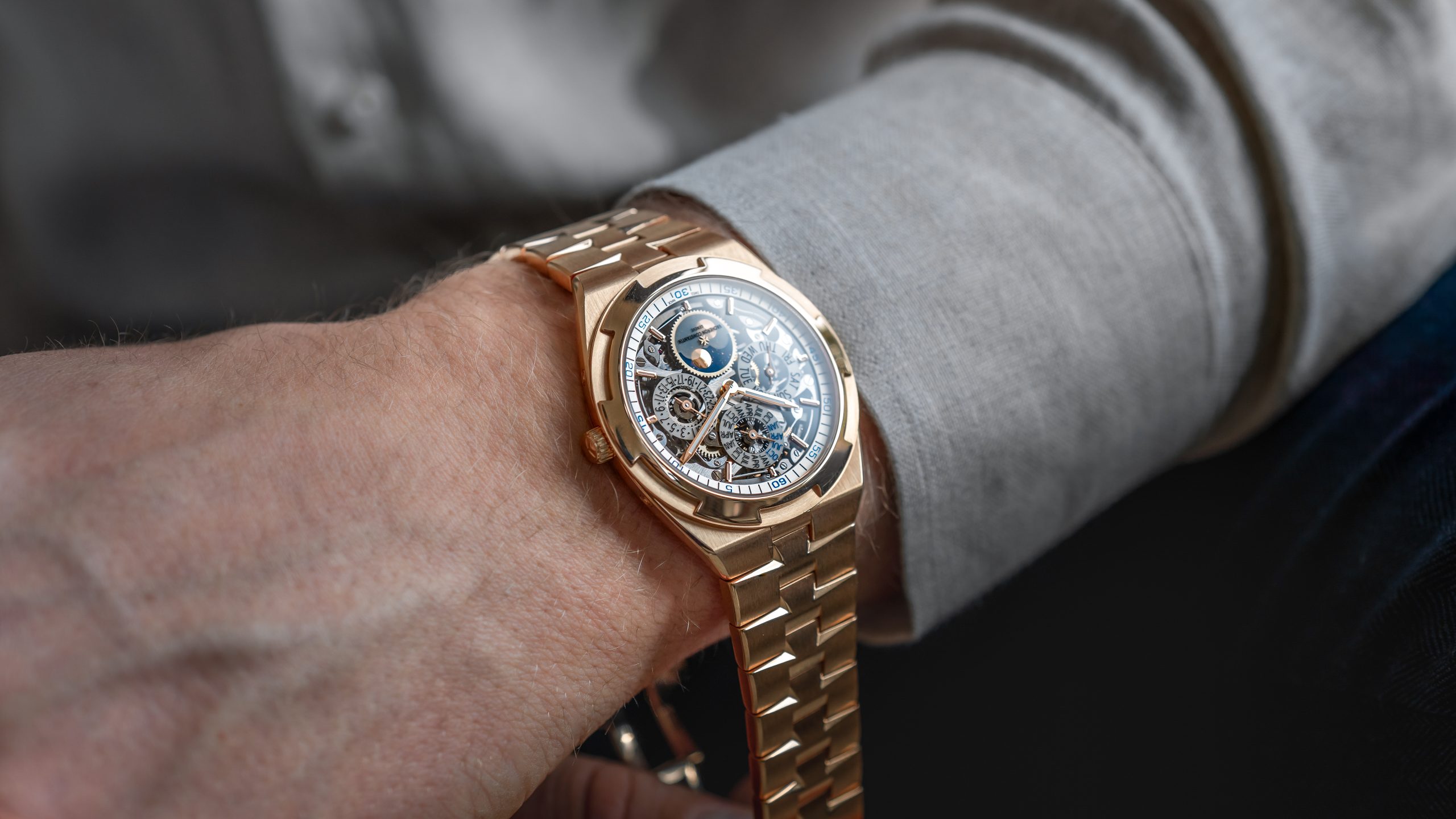 Vacheron-Constantin-Overseas-Ultra-Thin-Perpetual-Calendar-Skeleton-4300V-120R-B547