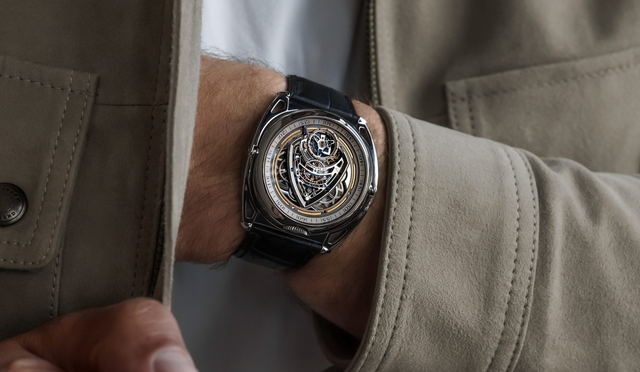 De-Bethune-Kind-Of-Two-GMT