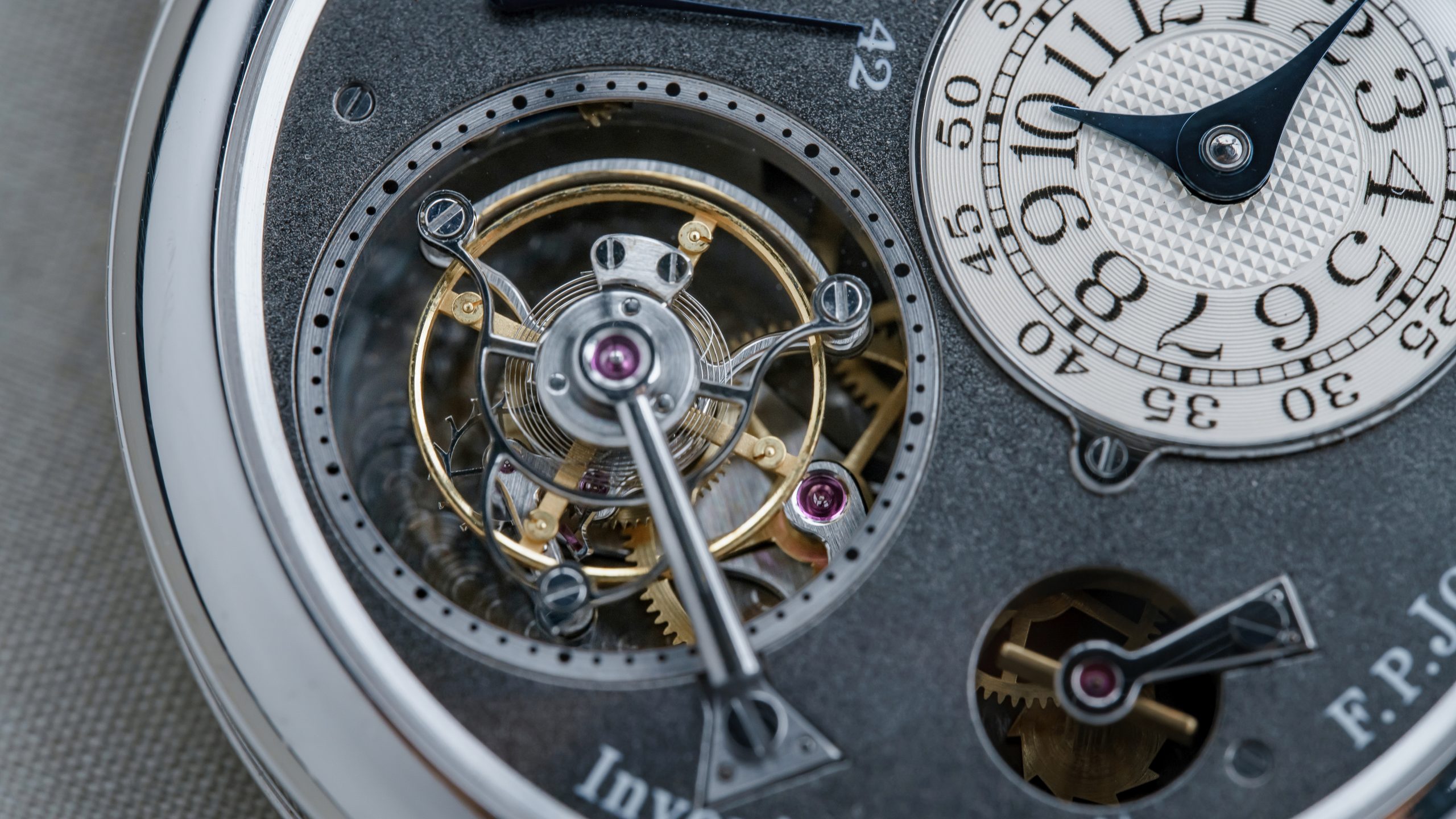 FP-Journe-Ruthenium-Tourbillon-Remontoir