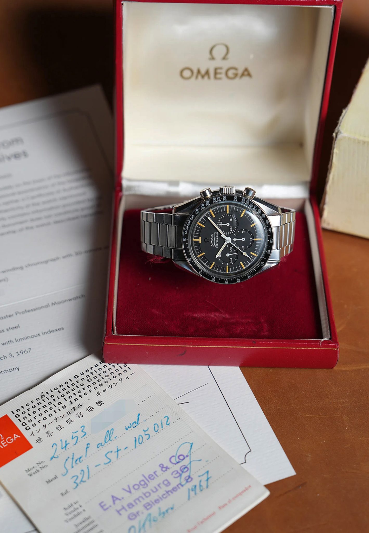 105.012-Omega-Speedmaster