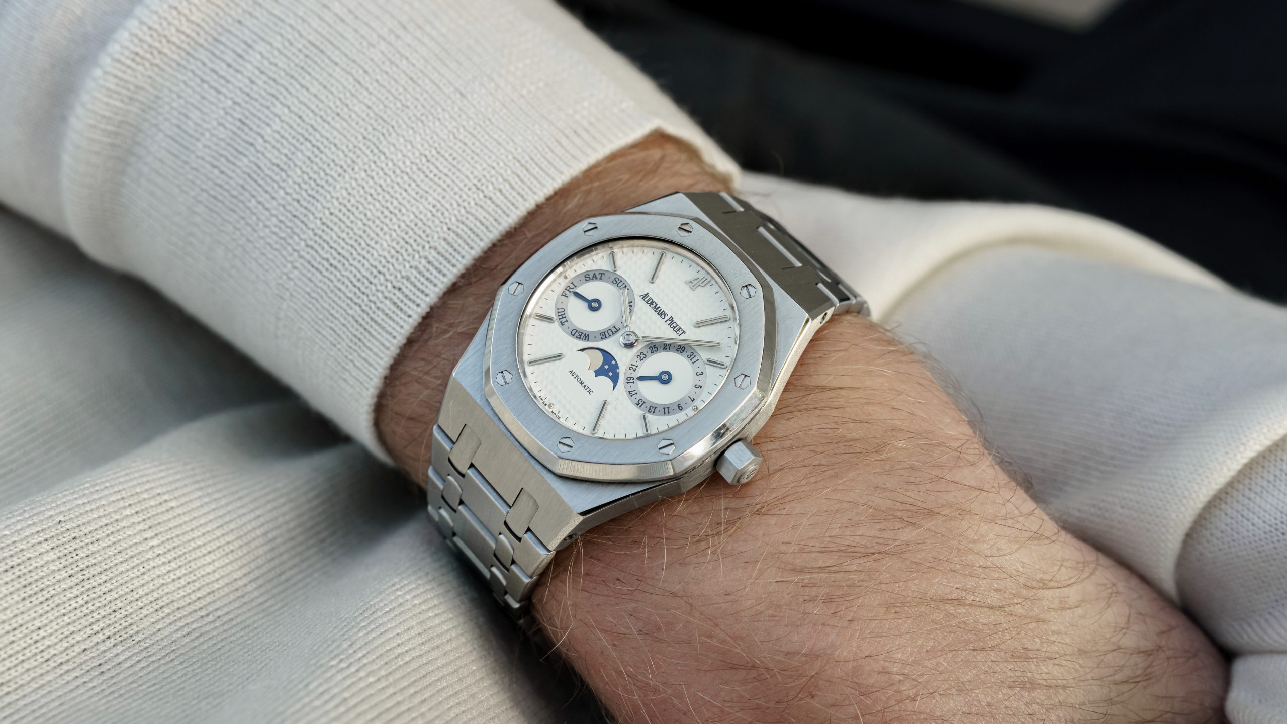 Audemars-Piguet-25594ST-Royal-Oak-Day-Date-Moonphase