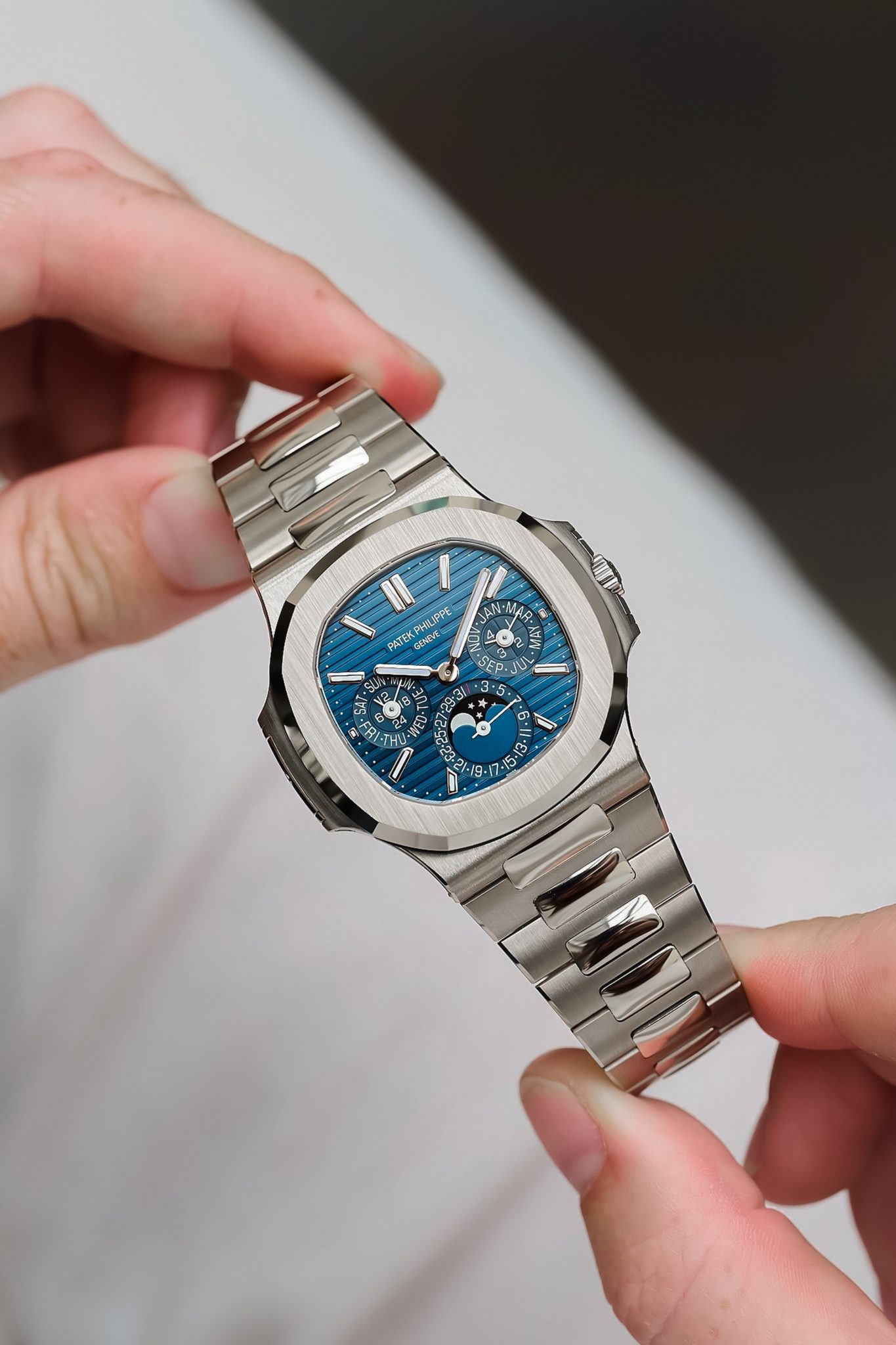 5740G-Patek-Philippe-Nautilus-Perpetual-Calendar