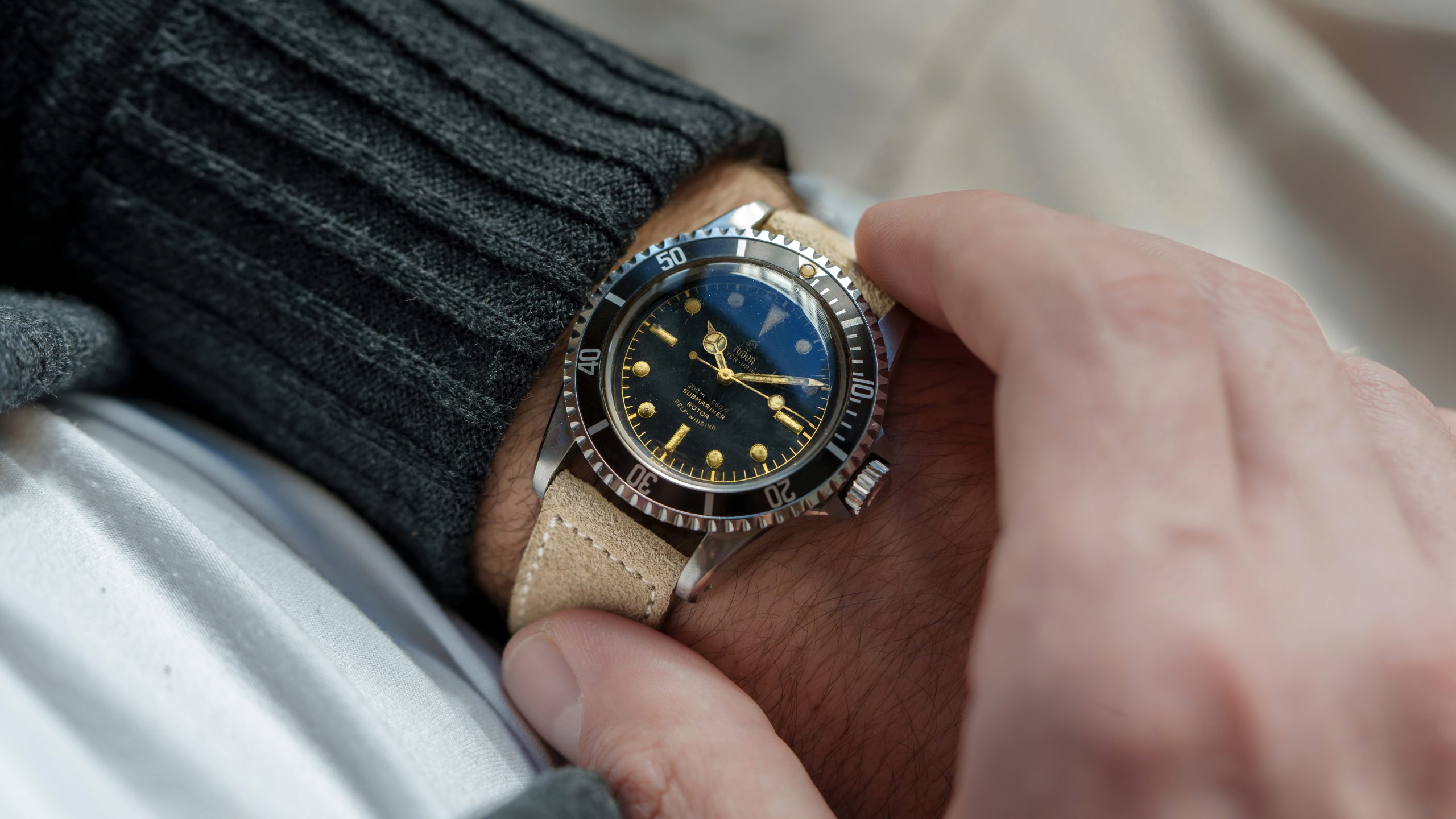 Tudor-7928-Eagle-Beak-Gilt-Submariner