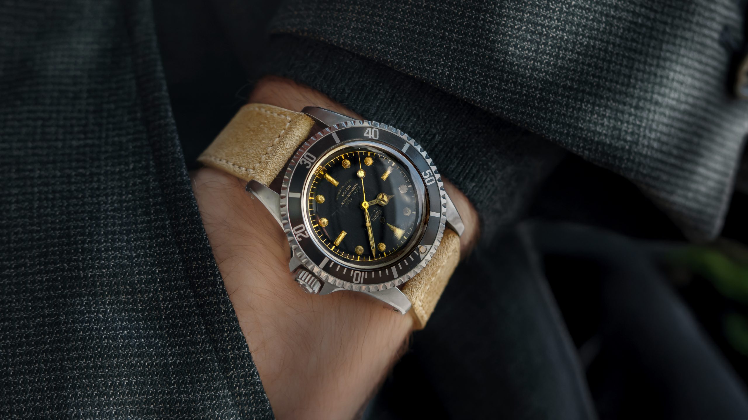 Tudor-7928-Eagle-Beak-Gilt-Submariner