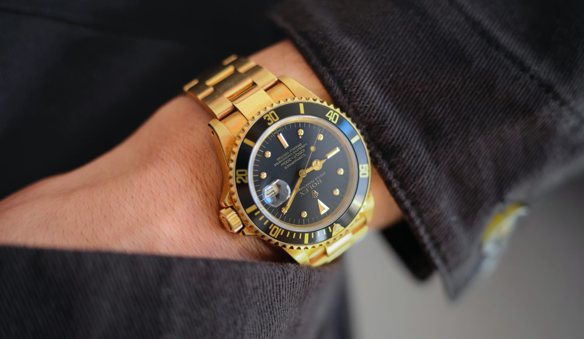 16808-Rolex-Submariner-Yellow-Gold